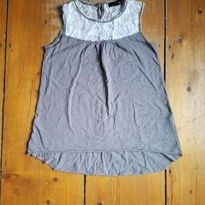 Short sleeve short for women.